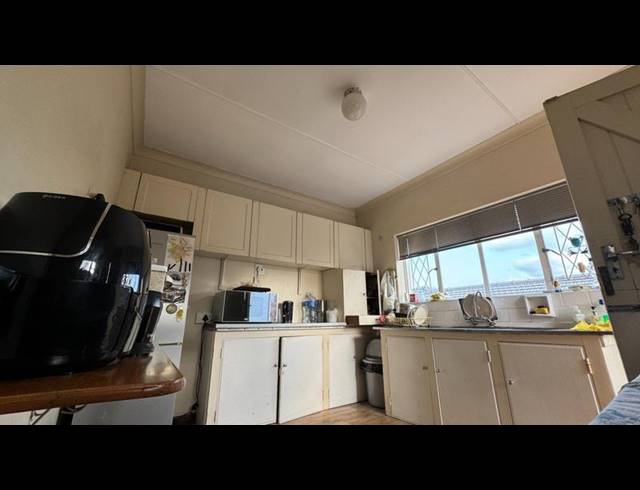 3 BEDROOM HOUSE FOR SALE IN OVERPORT